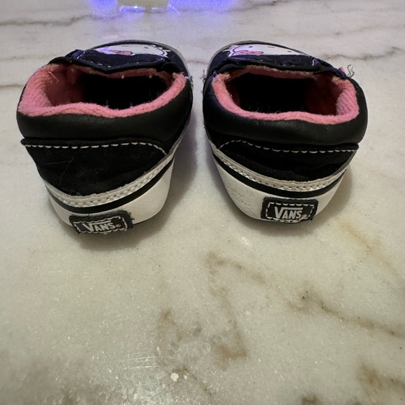 Baby Hello Kitty Vans - Picture 3 of 4